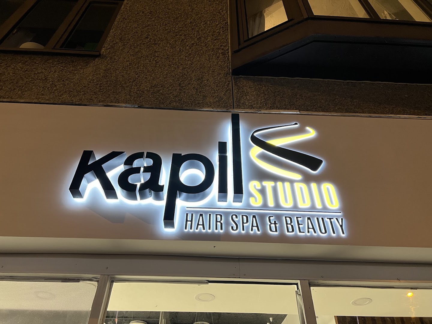 KAPIL STUDIO HAIR SPA & BEAUTY · Photos 1